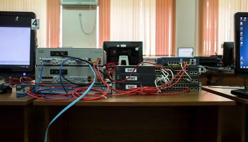 AS 61000-3-3 Elektromanyetik Uyumluluk (EMC) - Bölüm 3-3: Sınırlar - Faz Başına En Fazla 16 A Nominal Akımı Olan ve Koşullu Bağlantıya Tabi Olmayan Ekipmanlar İçin Halka Açık Düşük Voltajlı Besleme Sistemlerinde Voltaj Değişikliklerinin, Voltaj Dalgalanma
