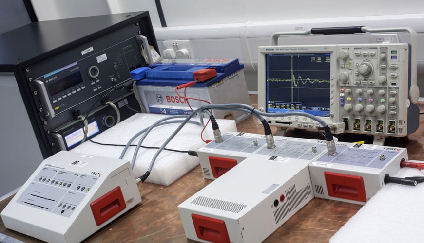 IEC 61000-4-18 Elektromanyetik Uyumluluk (EMC) - Bölüm 4-18: Test ve Ölçüm Teknikleri - Sönümlü Salınımlı Dalga Bağışıklık Testi